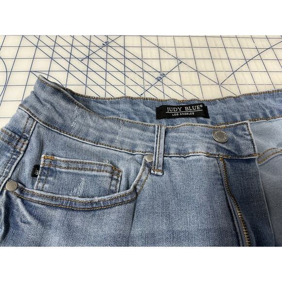 Judy Blue Jean Cut Off Shorts‎ Plus Size 1XL Medium Blue Stretch Denim - Picture 3 of 8